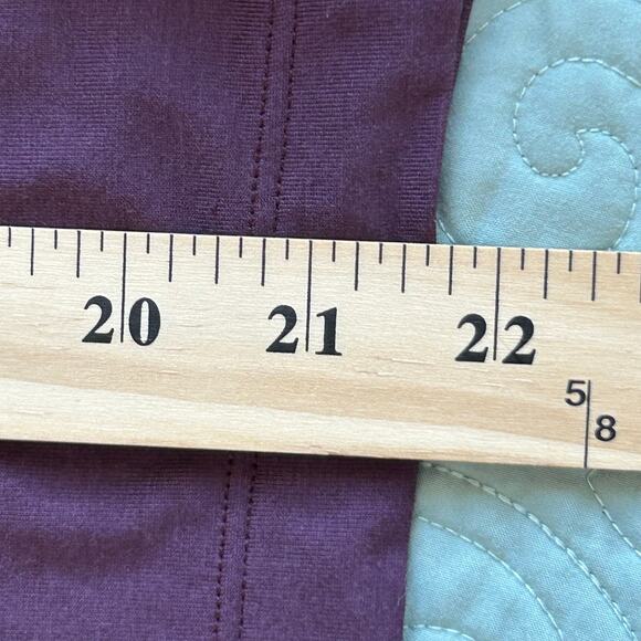 Athleta Elemental Top in Plum, Sz XL - Picture 7 of 7